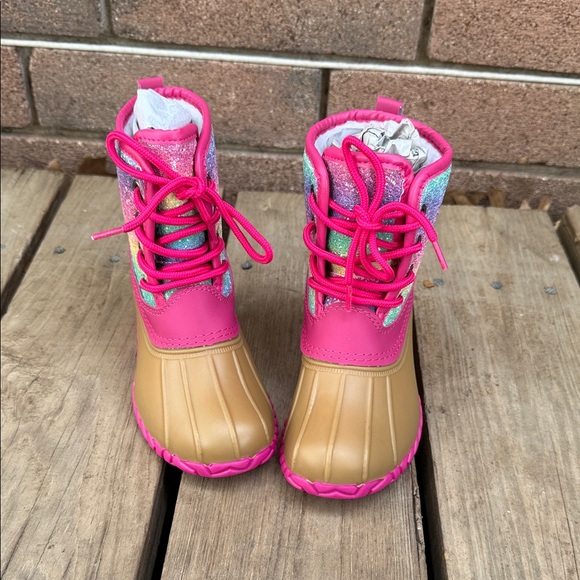 fabkids Other - Fabkids Ombre Glitter Lace up Duck Boot in Hot Pink Size 10 NWT
